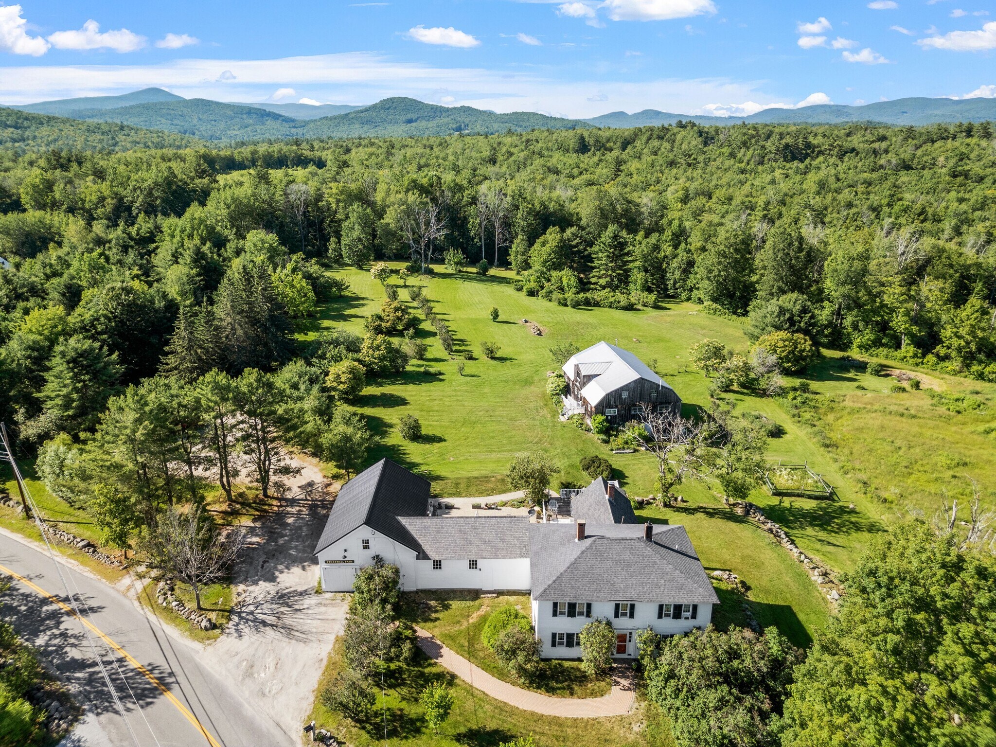 235 Windsor Rd, Hillsborough, NH à vendre Photo principale– Image 1 sur 52