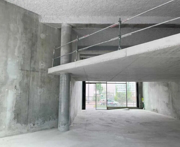 Bureau dans Villeurbanne à louer - Photo de l’immeuble – Image 3 sur 9