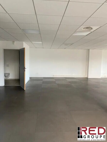 Bureau dans Aubagne à louer - Photo de l’immeuble – Image 2 sur 5