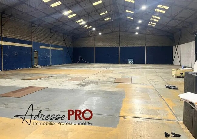 Plus de détails pour Local commercial à louer