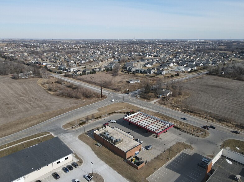 1105 NE Douglas Pkwy, Waukee, IA à vendre - Photo de l’immeuble – Image 2 sur 2