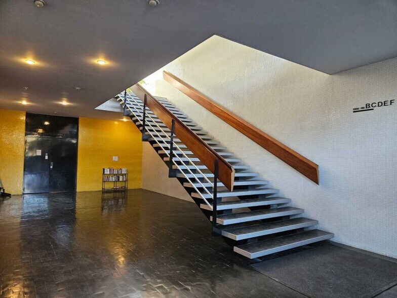 Bureau dans Boulogne-Billancourt à louer - Hall d’entrée – Image 2 sur 11