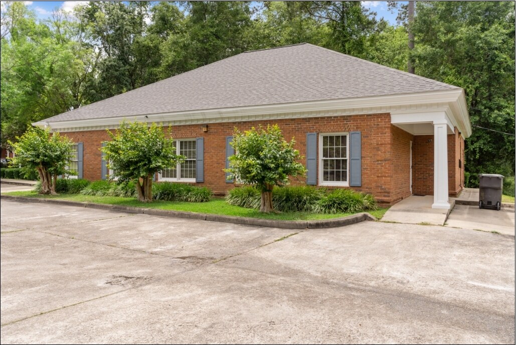 2632 Mitcham Dr, Tallahassee, FL à louer Photo de l’immeuble– Image 1 sur 8