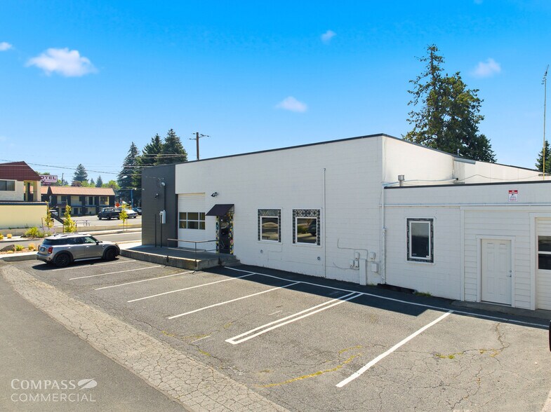 180 & 190 NE Irving Avenue, Bend, OR à vendre - Photo de l’immeuble – Image 3 sur 25