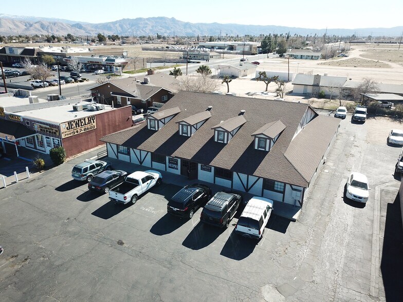 17151 Main St, Hesperia, CA à vendre - Photo de l’immeuble – Image 2 sur 12