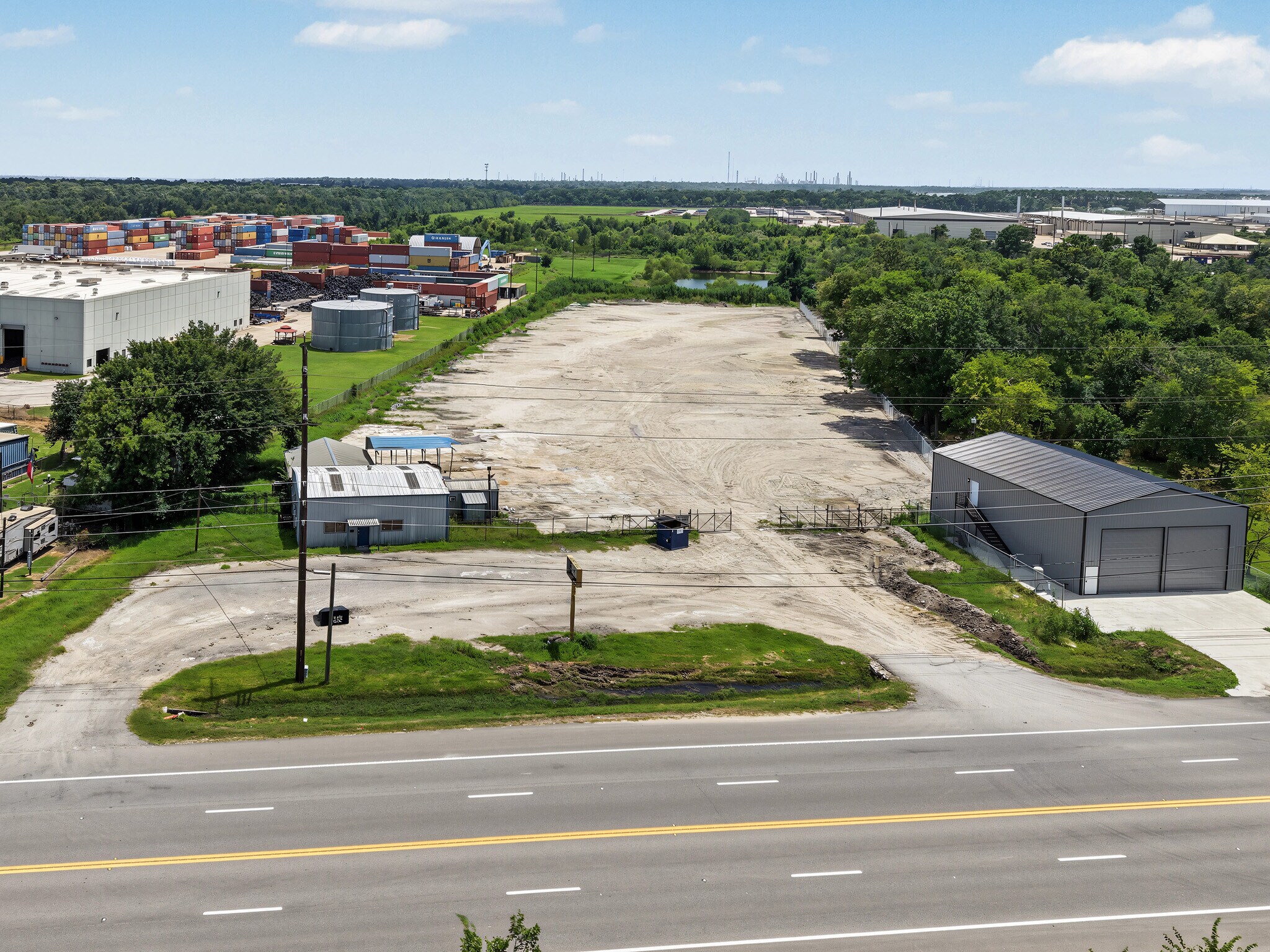 17928 Beaumont Hwy, Houston, TX à louer Photo de l’immeuble– Image 1 sur 11