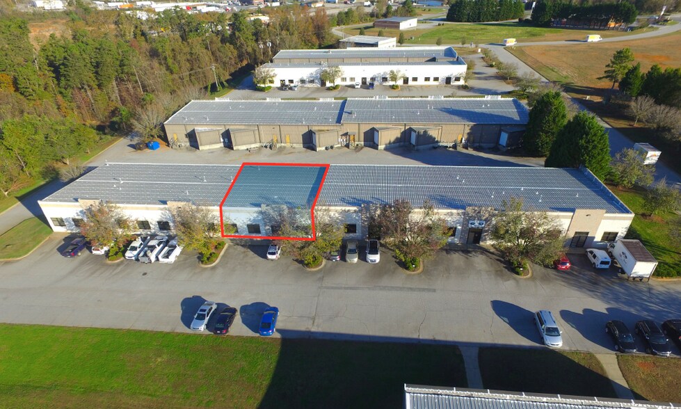 326 Business Pky, Greer, SC à louer - Photo de l’immeuble – Image 2 sur 2