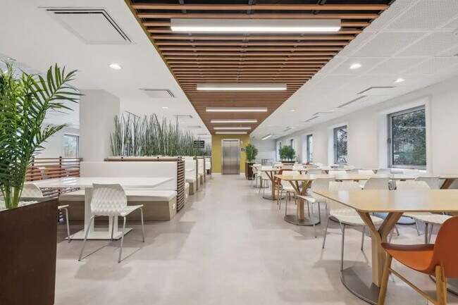 Plus de détails pour 2 Place Des Vosges, Courbevoie - Bureau, Local d'activités à louer