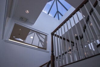 460-476 University Ave, Palo Alto, CA à louer Photo intérieure– Image 2 sur 12