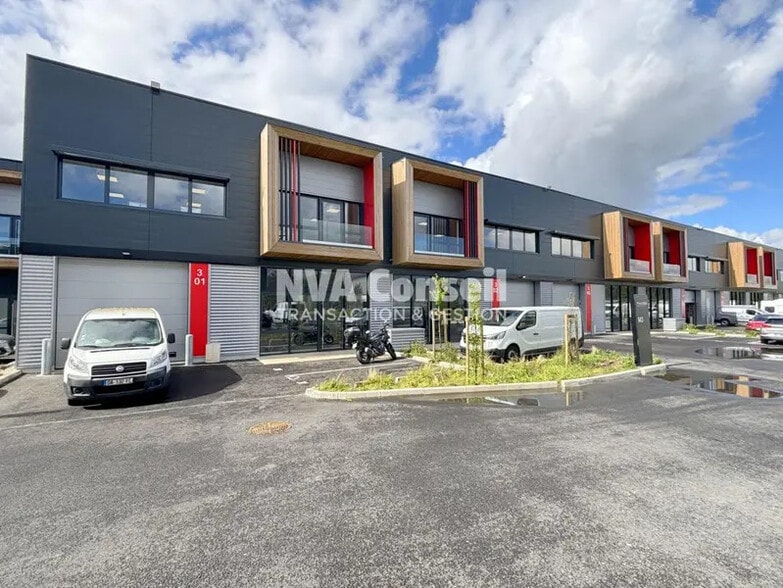 27 Avenue Du Gros Chene, Éragny à louer - Photo de l’immeuble – Image 2 sur 8