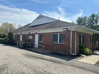 Plus de détails pour 600 Wampanoag Trl, Riverside, RI - Bureau à vendre