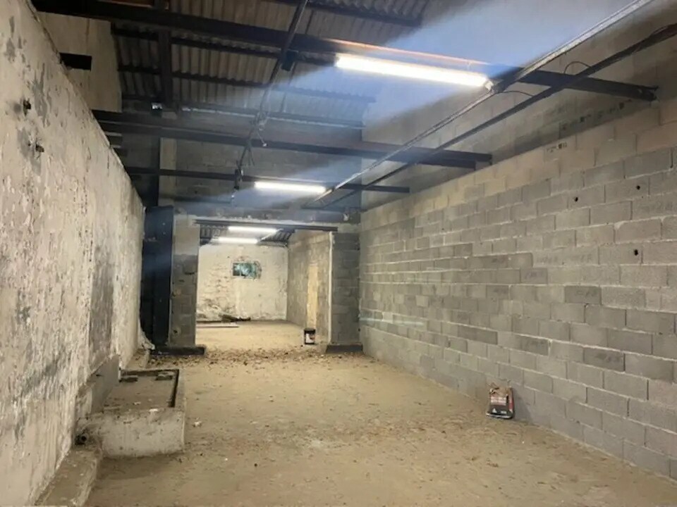 Industriel/Logistique dans Nîmes à louer Photo intérieure– Image 1 sur 4