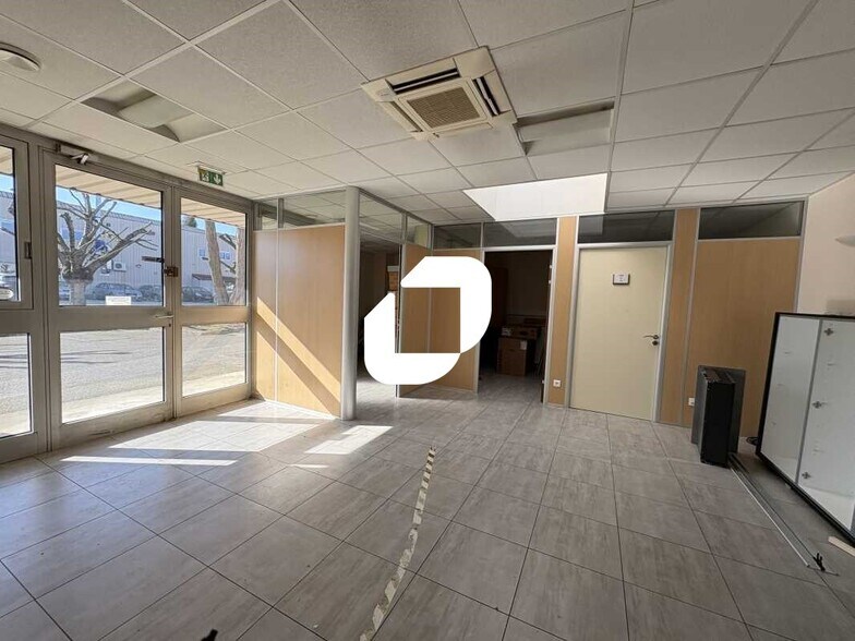 Bureau dans Les Clayes-sous-Bois à louer - Photo intérieure – Image 2 sur 13