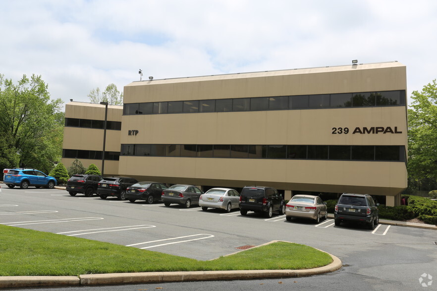 239 Us Highway 22 E, Green Brook, NJ à louer - Photo de l’immeuble – Image 1 sur 12