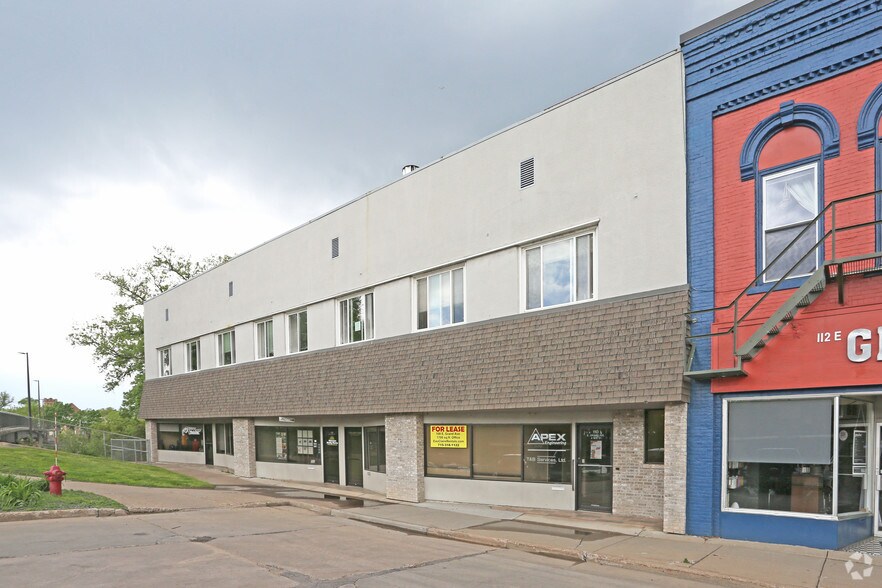 102-110 E Grand Ave, Eau Claire, WI à louer - Photo principale – Image 1 sur 5