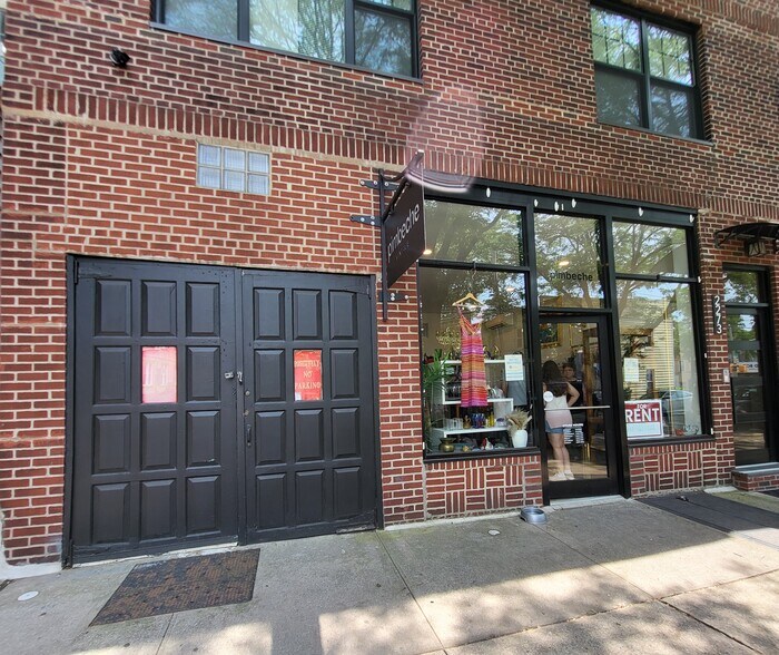 2273 28th St, Astoria, NY à louer - Photo de l’immeuble – Image 3 sur 10