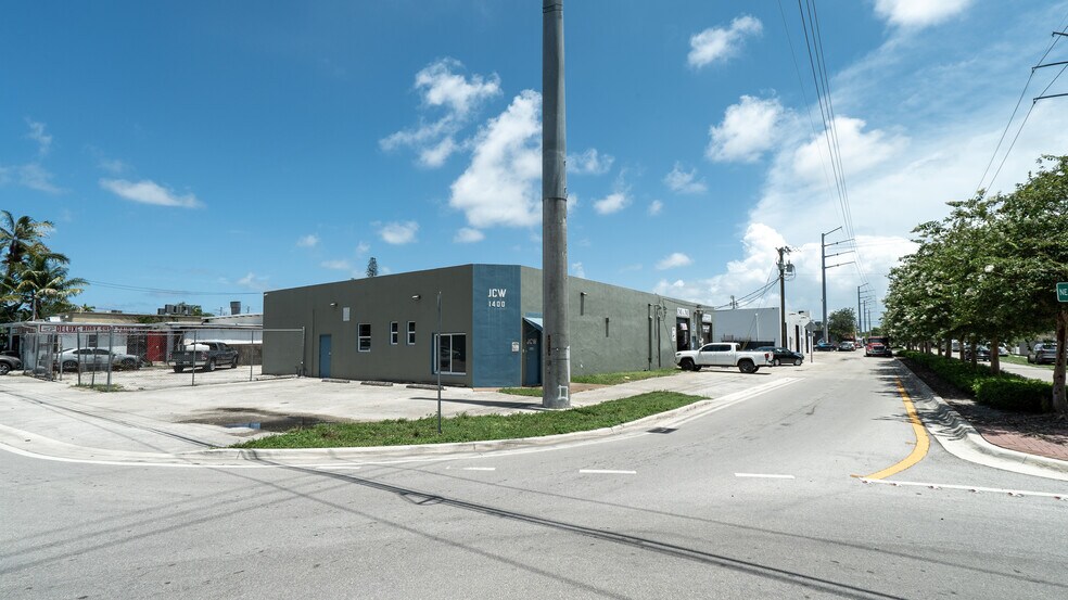 1400 NE 131st St, North Miami, FL à louer - Photo de l’immeuble – Image 3 sur 12