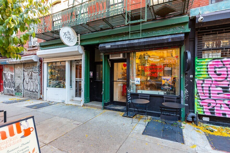 515 E 12th St, New York, NY à vendre - Photo de l’immeuble – Image 3 sur 10