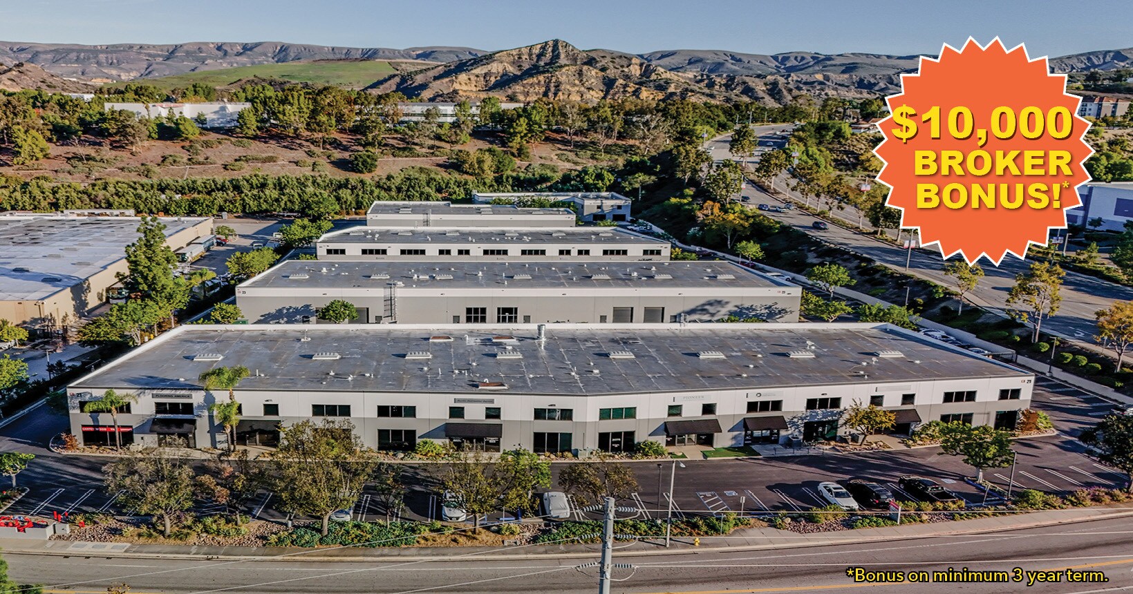 21-29 W Easy St, Simi Valley, CA à louer Photo de l’immeuble– Image 1 sur 24