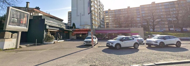 Plus de détails pour Local commercial à louer