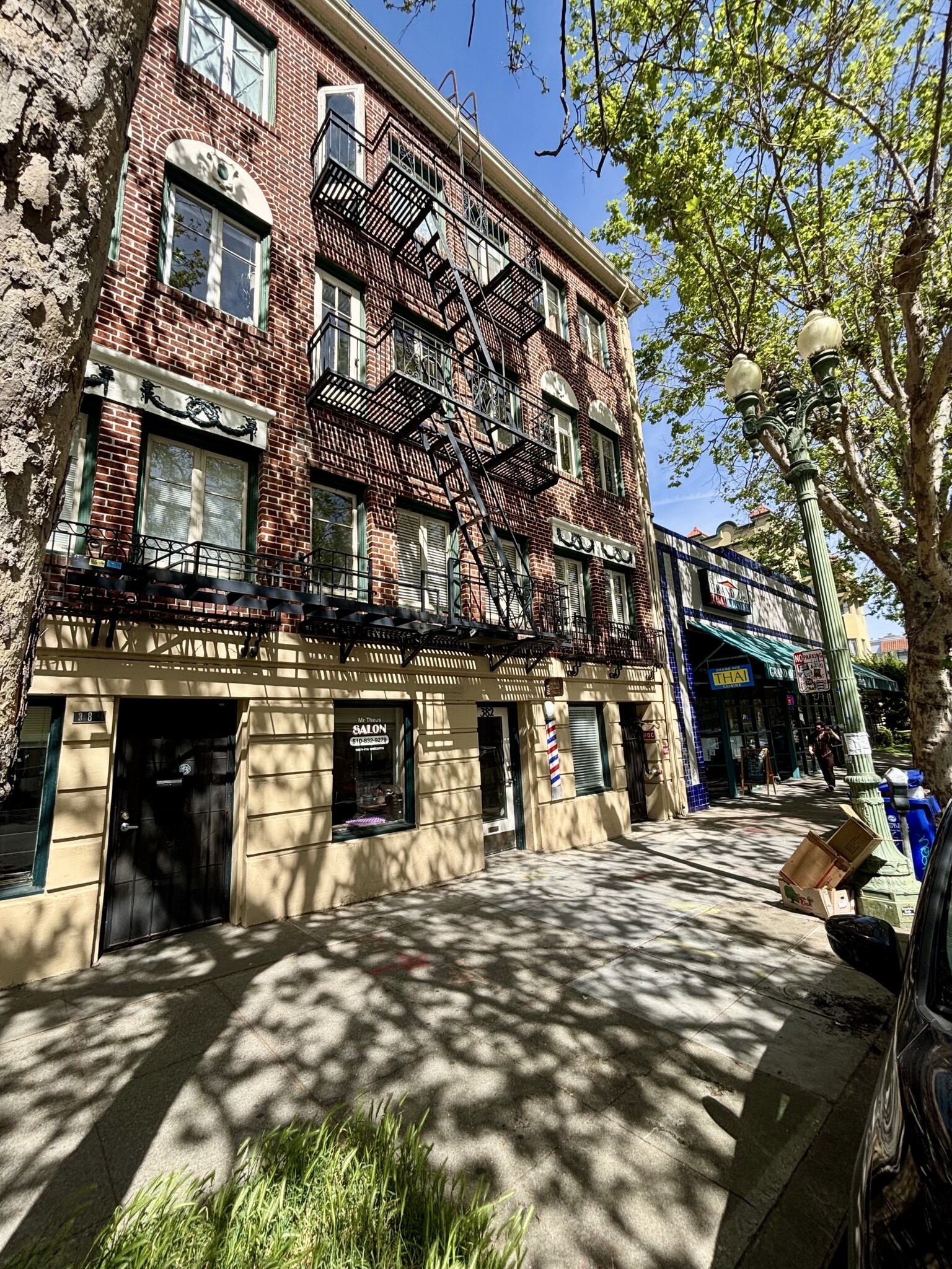 378 Grand Ave, Oakland, CA à louer Photo de l’immeuble– Image 1 sur 5