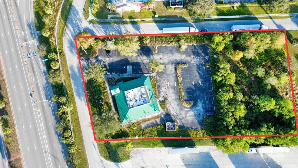 6501 Darter Ct, Fort Pierce, FL à vendre - Photo de l’immeuble – Image 2 sur 31