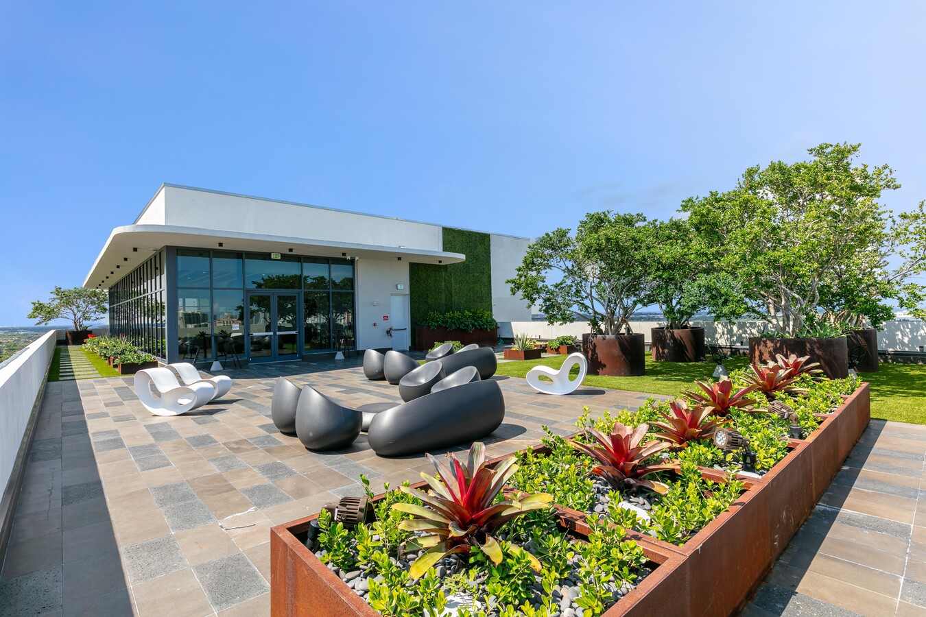 19790 W Dixie Hwy, Aventura, FL 33180 - Lot 402 -  - Photo intérieure - Image 2 of 20