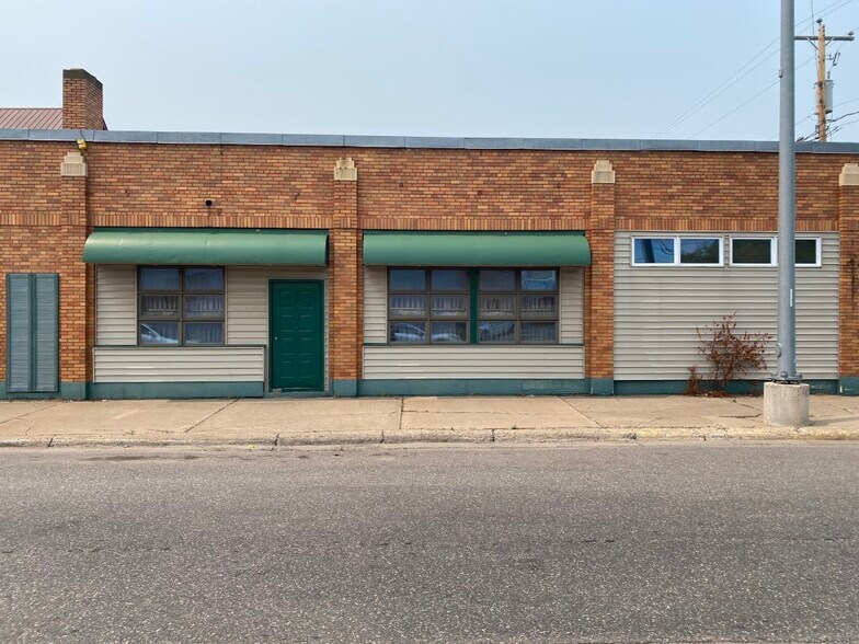 202 W Genesee St, Iron River, MI à vendre - Photo de l’immeuble – Image 2 sur 9