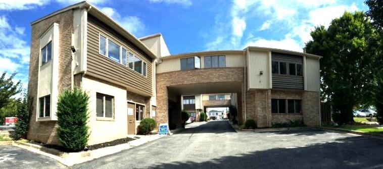 424 N Frederick Ave, Gaithersburg, MD à louer - Photo de l’immeuble – Image 2 sur 2