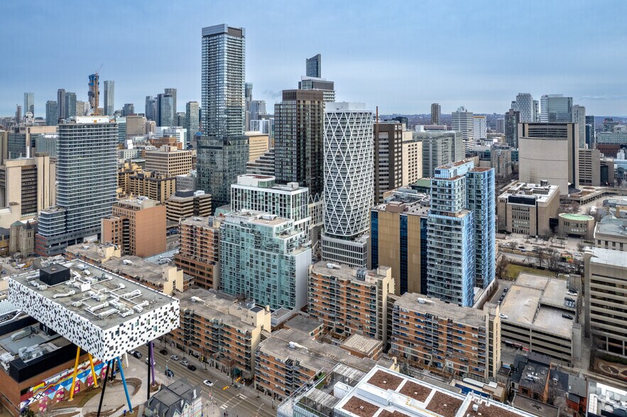 230 Simcoe St, Toronto, ON à louer - Aérien – Image 3 sur 4