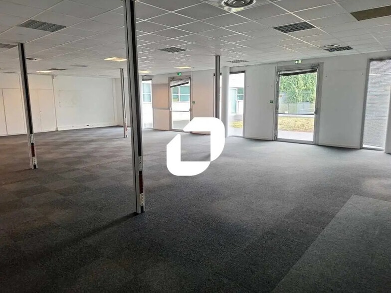 Bureau dans Bordeaux à louer - Photo de l’immeuble – Image 3 sur 7