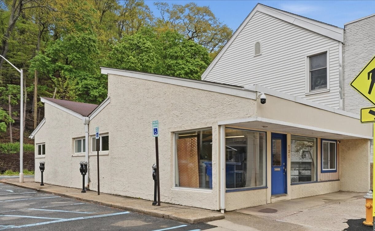 121 Main St, Northport, NY à louer Photo principale– Image 1 sur 4