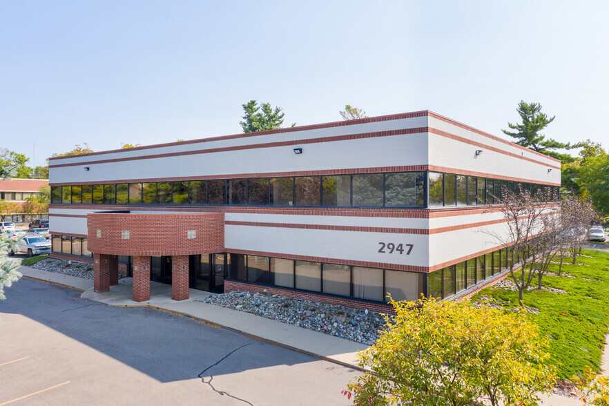 2947 Eyde Pky, East Lansing, MI à louer - Photo de l’immeuble – Image 1 sur 9