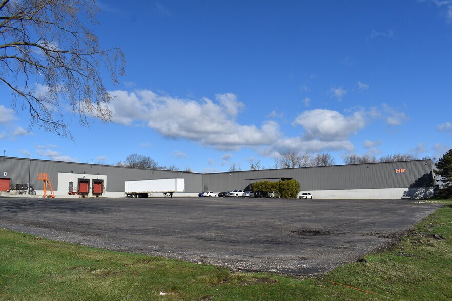 1665 Enterprise Pky, Twinsburg, OH à louer - Photo de l’immeuble – Image 3 sur 19
