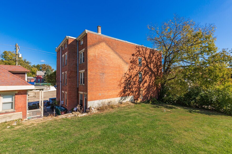 1801 Chase Ave, Cincinnati, OH à vendre - Photo de l’immeuble – Image 3 sur 74