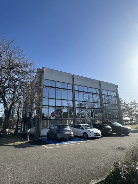 12 Avenue Ariane, Mérignac à louer - Photo de l’immeuble – Image 2 sur 12