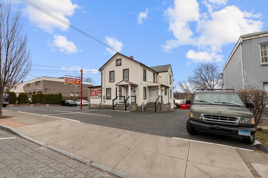 61 Cedar St, Norwalk, CT à vendre - Photo de l’immeuble – Image 2 sur 30