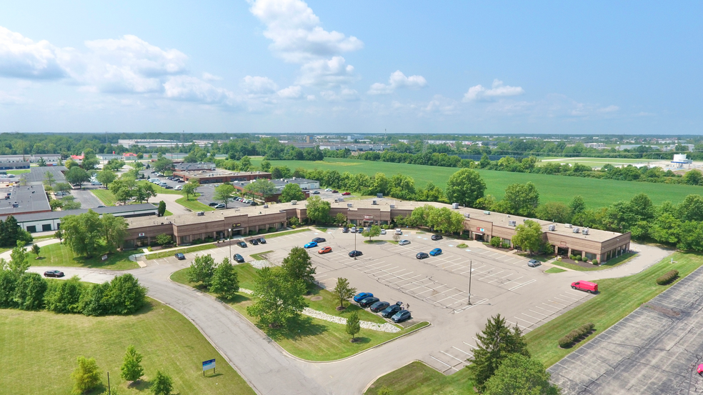 8902 Vincennes Cir, Indianapolis, IN à louer - Photo de l’immeuble – Image 1 sur 13