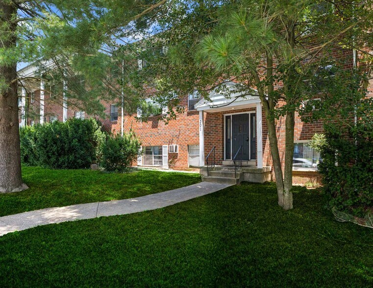 301 E Brown St, Norristown, PA à vendre - Photo de l’immeuble – Image 1 sur 9
