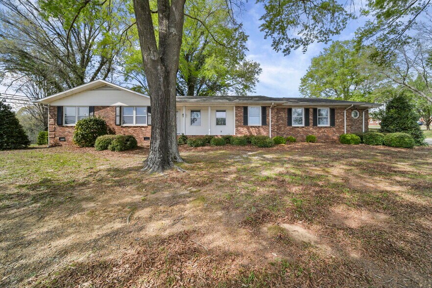 164 New York Ave, Peachland, NC à vendre - Photo principale – Image 1 sur 9