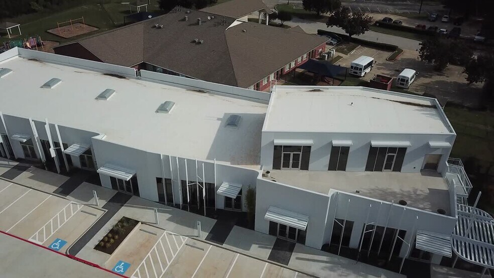 400 River Pointe Dr, Conroe, TX à louer - Vidéo sur l’annonce professionnelle – Image 2 sur 5