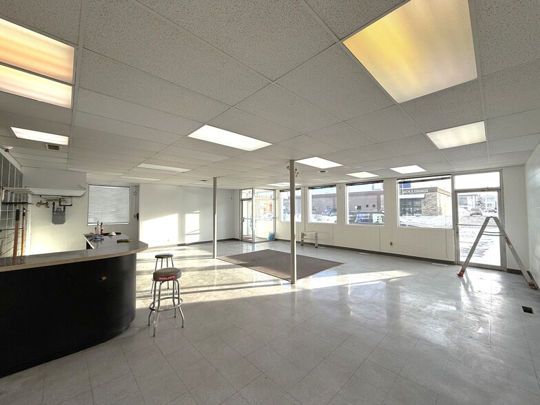 308-312 41st Ave NE, Calgary, AB à louer - Photo de l’immeuble – Image 3 sur 10