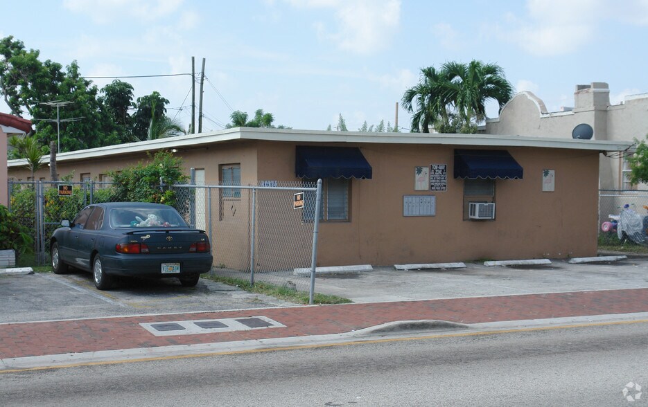 1642 SW 7th St, Miami, FL à vendre - Photo de l’immeuble – Image 2 sur 2