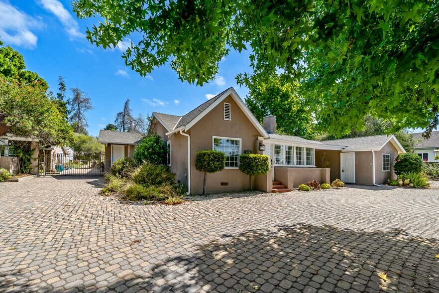 1136 E Grand Ave, Arroyo Grande, CA à vendre - Photo de l’immeuble – Image 3 sur 65