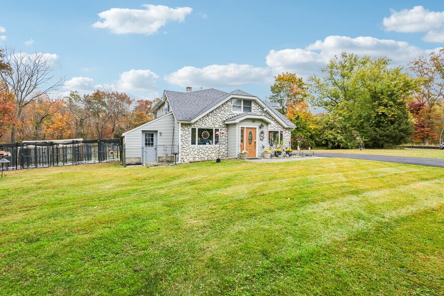 170 S Hope Chapel Rd, Jackson, NJ à vendre - Photo de l’immeuble – Image 2 sur 79