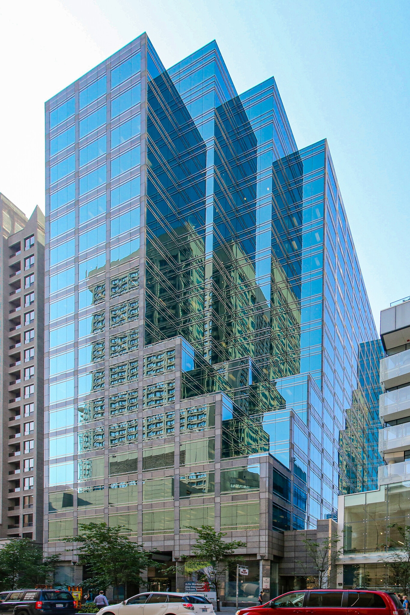 33 Bloor St E, Toronto, ON à louer Photo principale– Image 1 sur 9