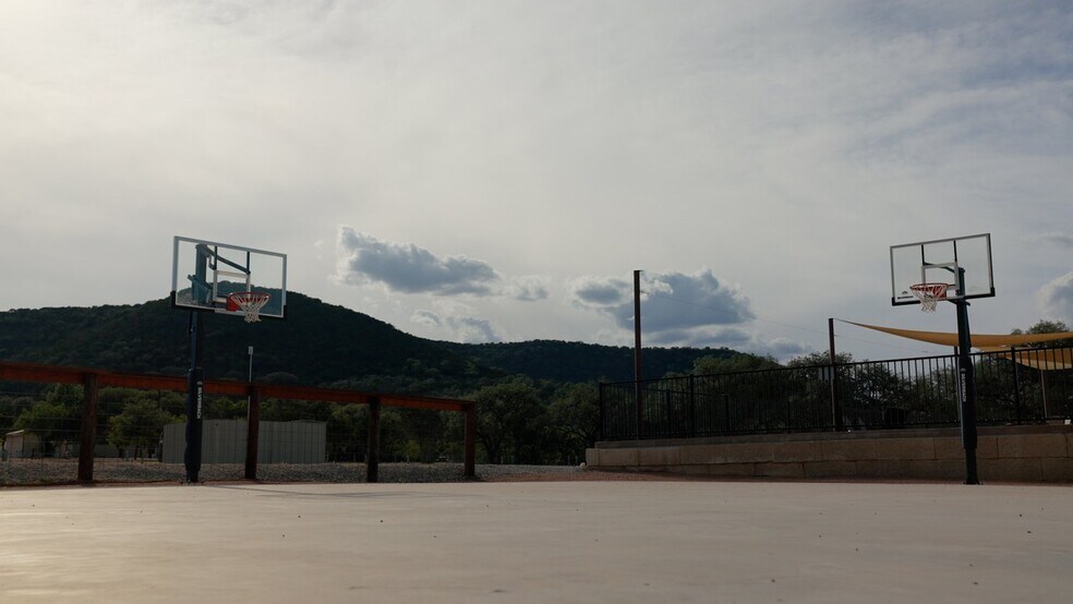 4397 Hwy 83, Leakey, TX à vendre - Photo de l’immeuble – Image 3 sur 13