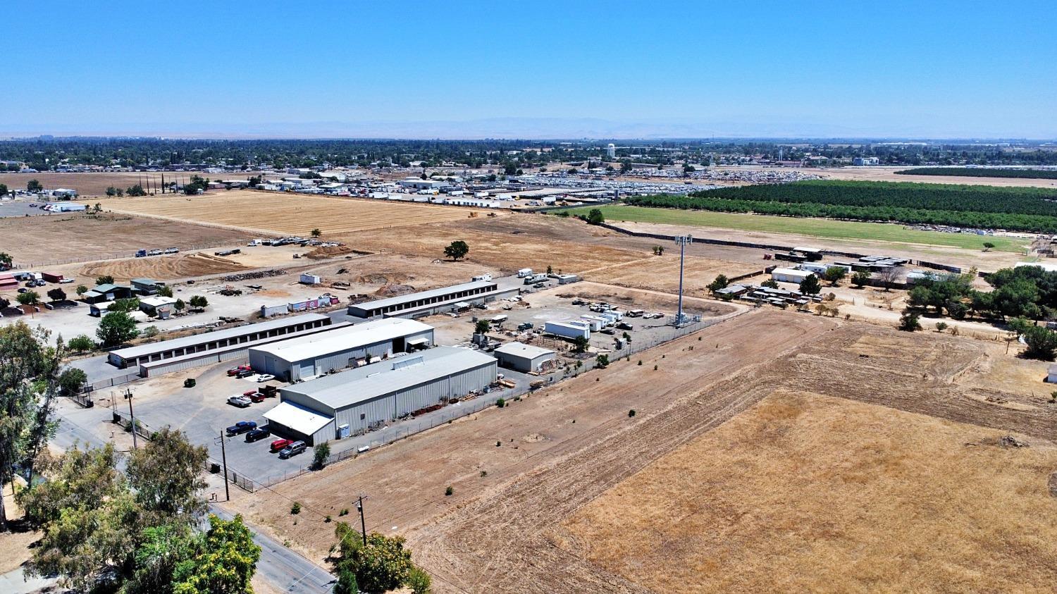 446 Tyler Rd, Merced, CA à vendre Photo principale– Image 1 sur 10