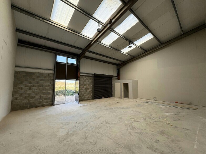 Mill Rd, Leighton Buzzard à louer - Photo de l’immeuble – Image 3 sur 7