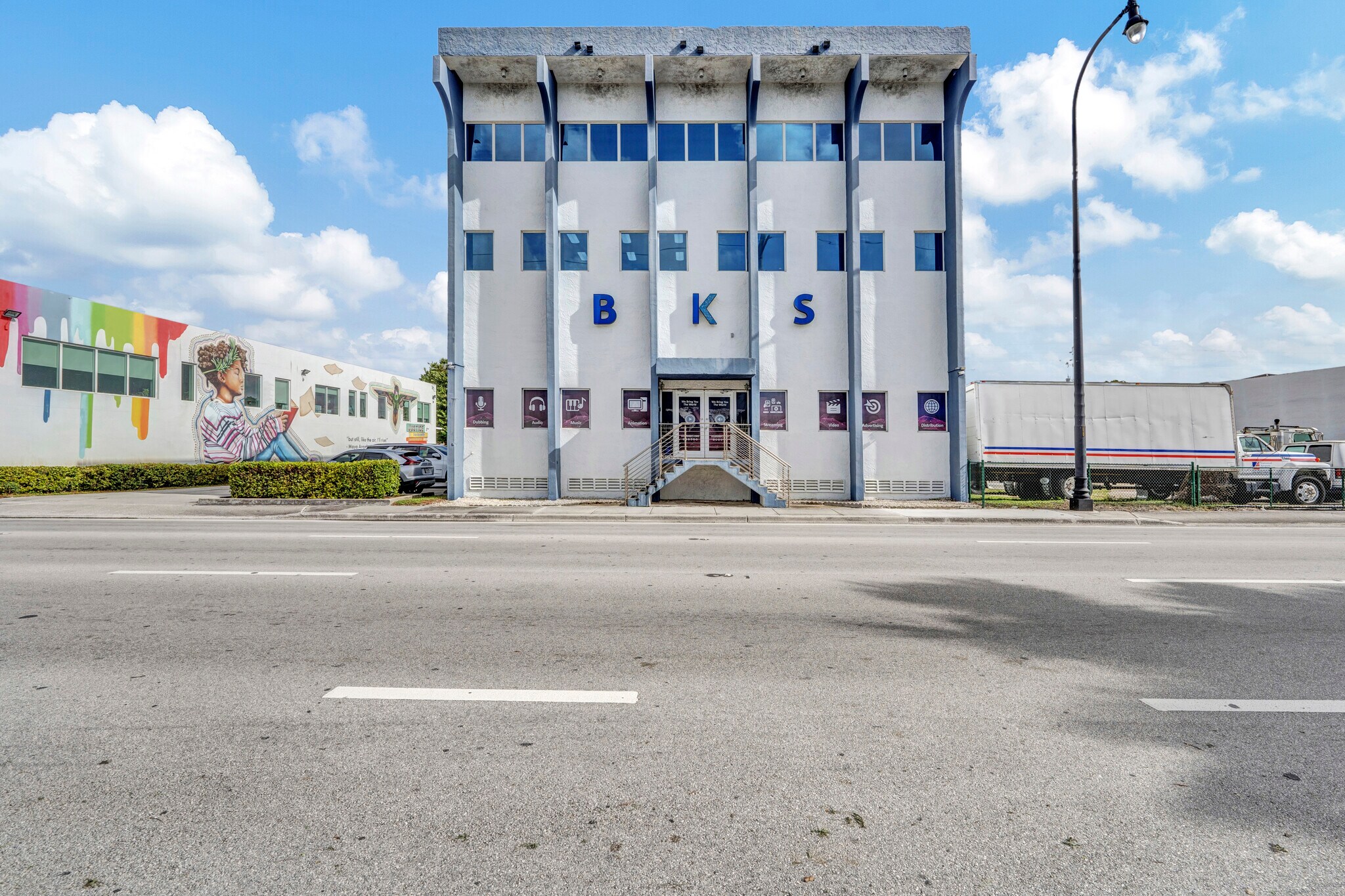 5465 NW 36th St, Miami Springs, FL à louer Photo principale– Image 1 sur 59